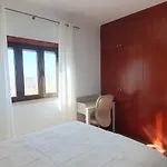 Caldas Da Rainha's & Brown Apartment *