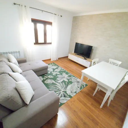 Daire Caldas Da Rainha's & Brown *